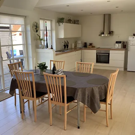 Dejlig I Den Gamle Bydel Villa Logstor